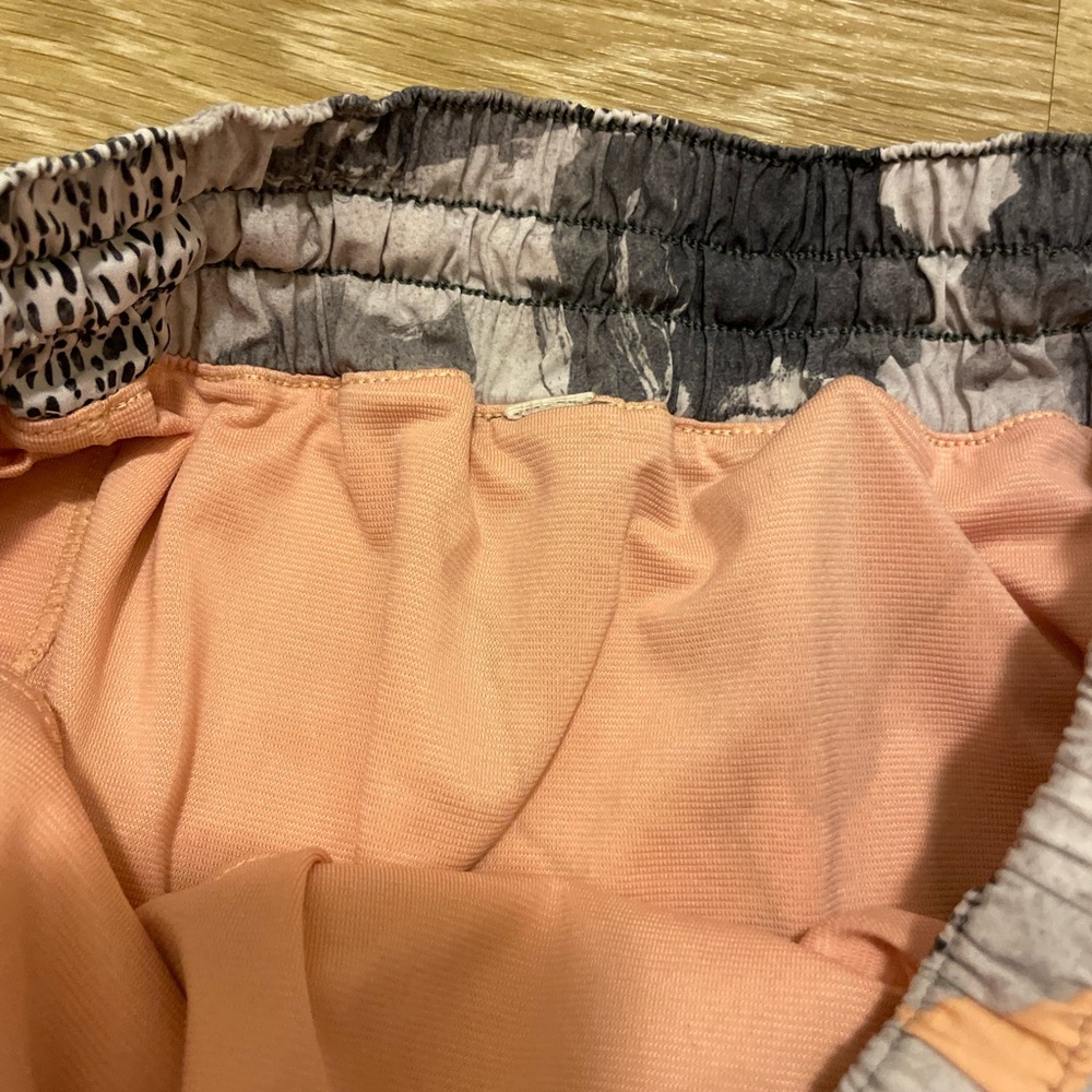 lululemon athletica Abstract Print Athletic Shorts in Peach, Gray, Yellow - Picture 4 of 10